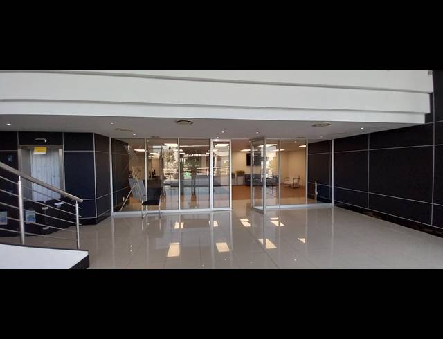 1,609M² OFFICE TO LET IN WOODMEAD